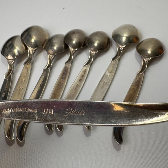 FLAIR 1847 Rogers Bros IS Silverplate Flatware Silverware 8 Spoons - 2 sizes - Picture 6 of 7